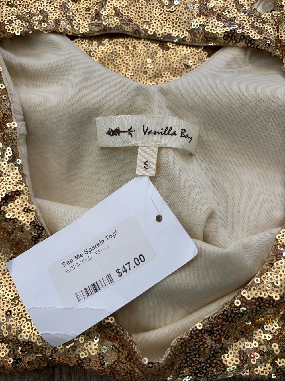 Vanilla Bay Gold Sequin Short Sleeve Top - Picture 3 of 4